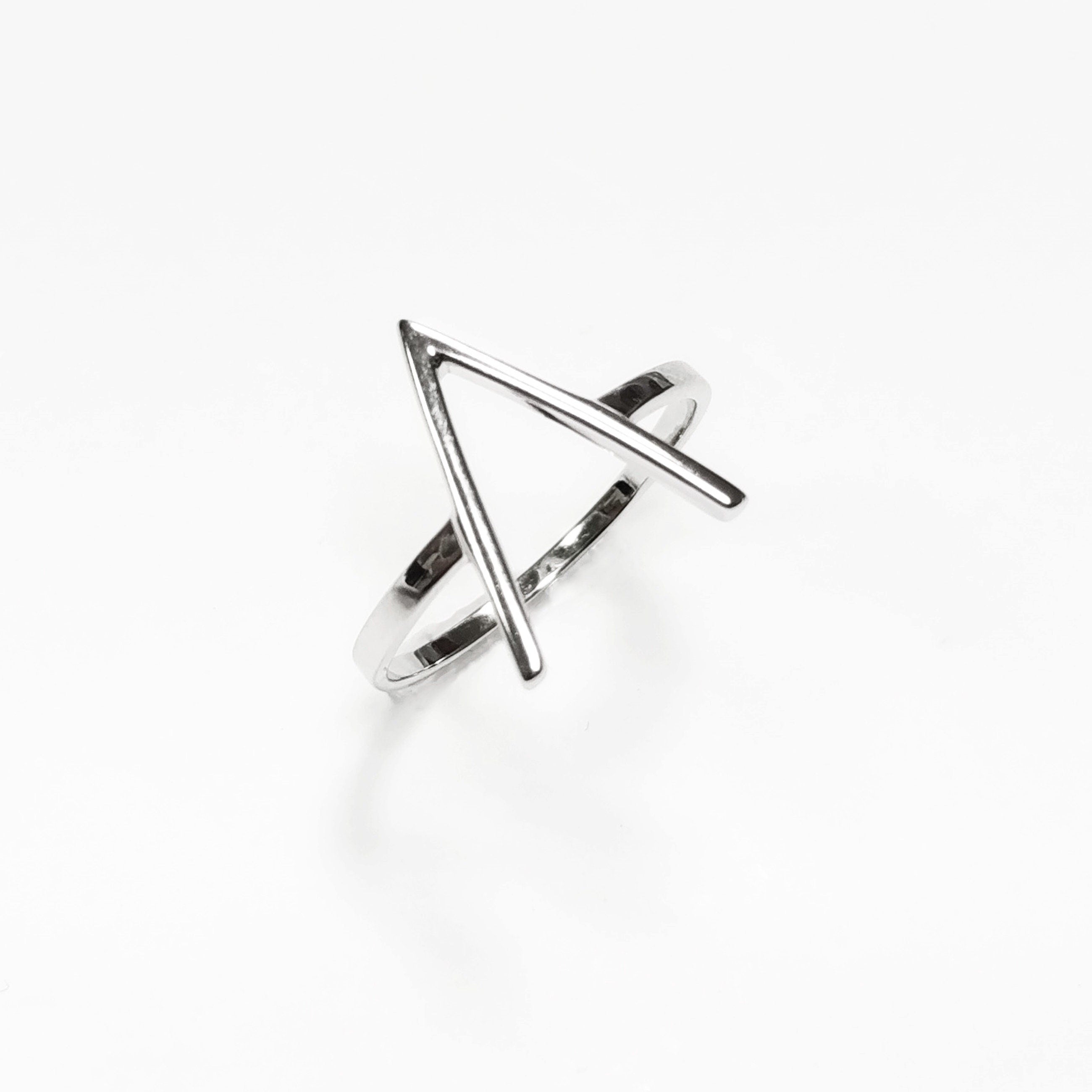 Chevron ring, Sterling Silver, Spike Ring, Modern Triangle Ring, minimalist Peak Ring, Delta Arrowhead, Arrow Point Sharp, V Ring