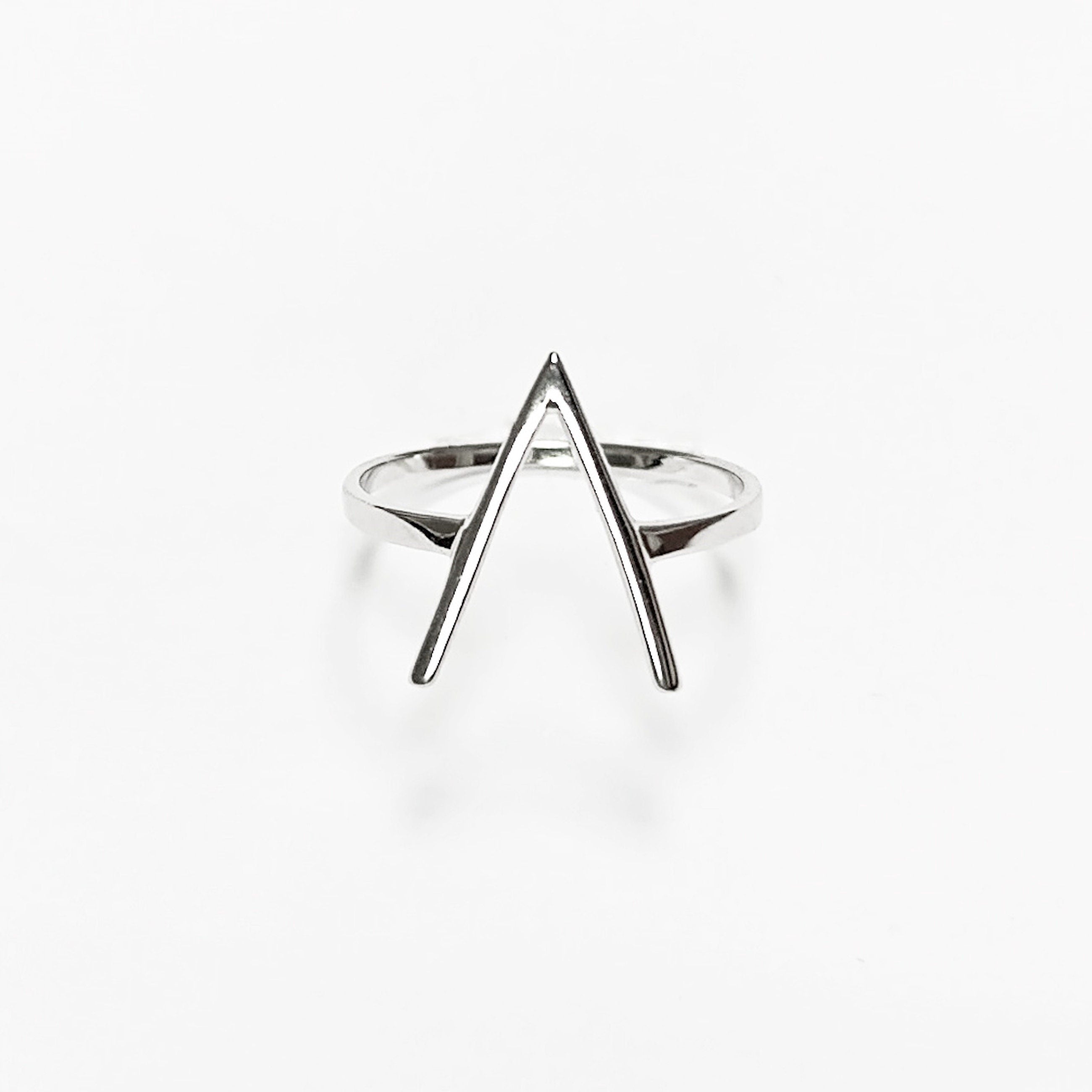 Chevron ring, Sterling Silver, Spike Ring, Modern Triangle Ring, minimalist Peak Ring, Delta Arrowhead, Arrow Point Sharp, V Ring
