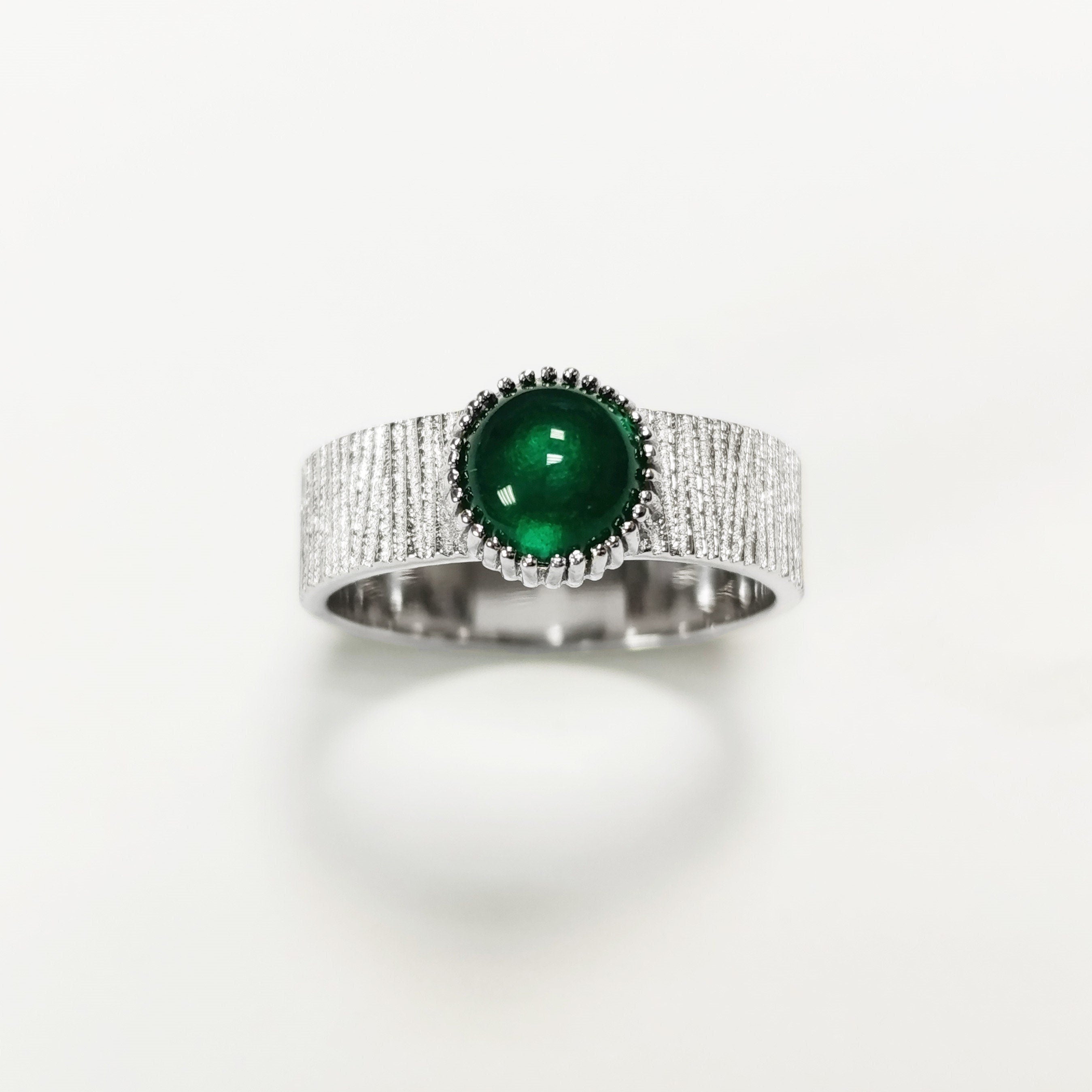 Bague agate verte, argent 925, pierre verte ronde, anneau texturé, bague design moderne, bijou minimaliste, idée cadeau pour elle