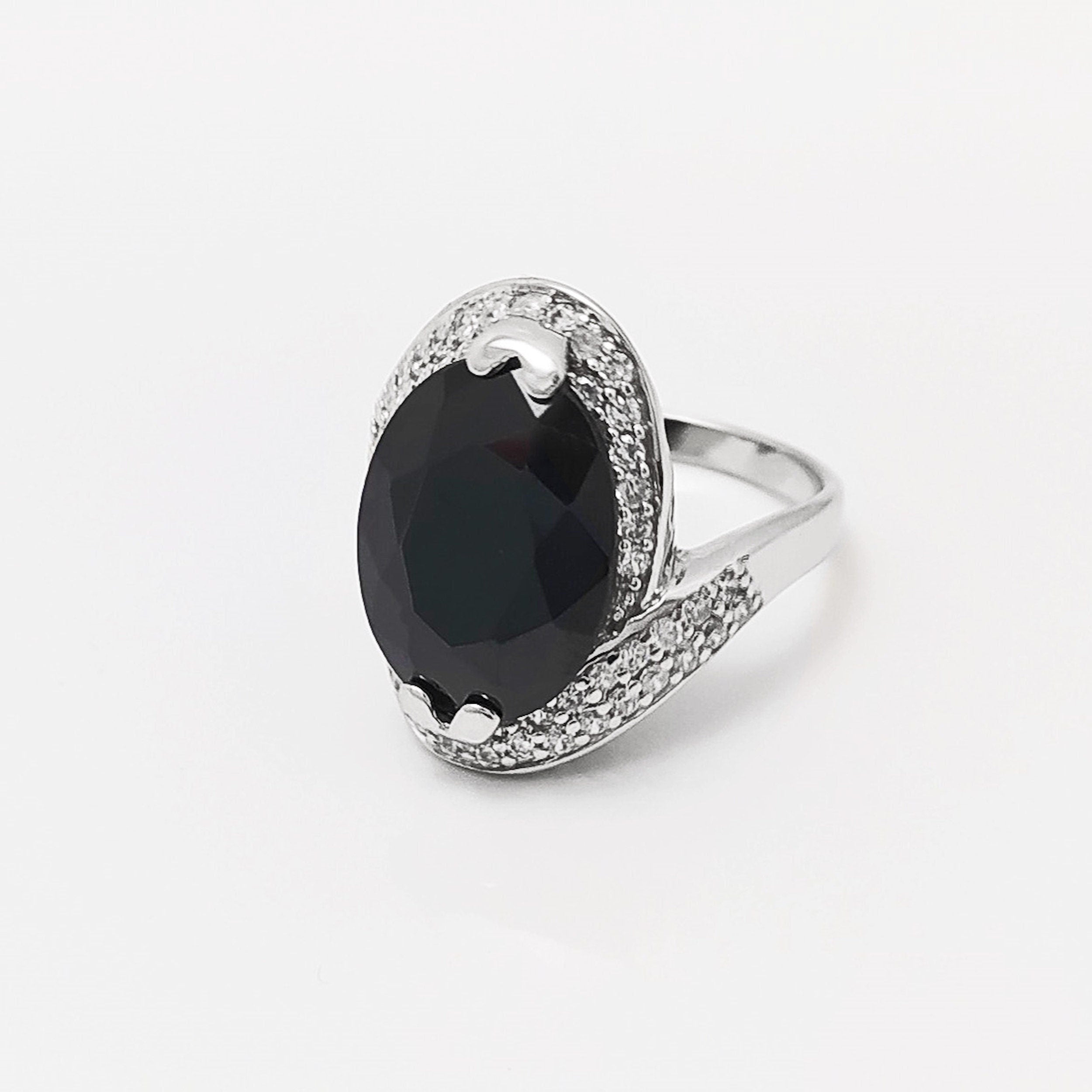 Crossing Ring, Sterling Silver, Bypass Bicolor Black white Stones Band, Cocktail Stone (CZ) Cross Ring, Statement Woman Ring, Bold Ring