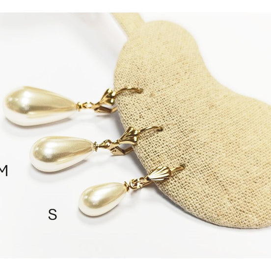 Teardrop Pearl Gold-Plated Earrings by KRAMIKE • Dangling Pearls in 3 Sizes • Timeless Women Jewelry • Classic Elegant Gift for Her • KE132