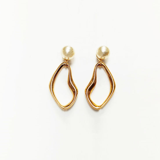 Elegant Pearl Drop Earrings by KRAMIKE • 18K Gold-Plated • Beautiful Jewelry for Wedding or Special Occasions for Her • Pearl Drop Earrings