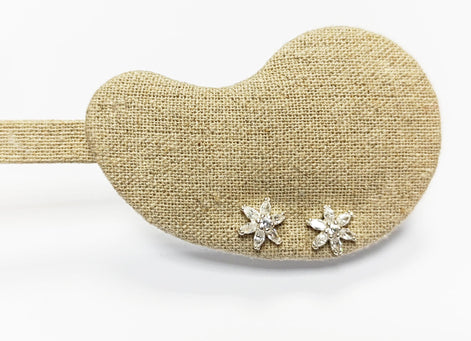 Petites boucles d'oreilles en Argent 925 en Forme de Fleur avec des pierres transparentes, Boucles jolies et discrètes.