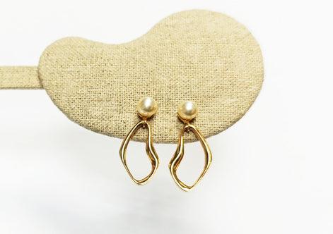 Elegant Pearl Drop Earrings by KRAMIKE • 18K Gold-Plated • Beautiful Jewelry for Wedding or Special Occasions for Her • Pearl Drop Earrings