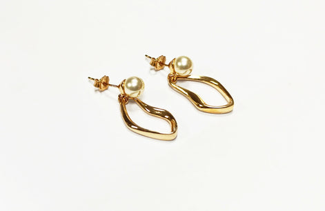 Elegant Pearl Drop Earrings by KRAMIKE • 18K Gold-Plated • Beautiful Jewelry for Wedding or Special Occasions for Her • Pearl Drop Earrings