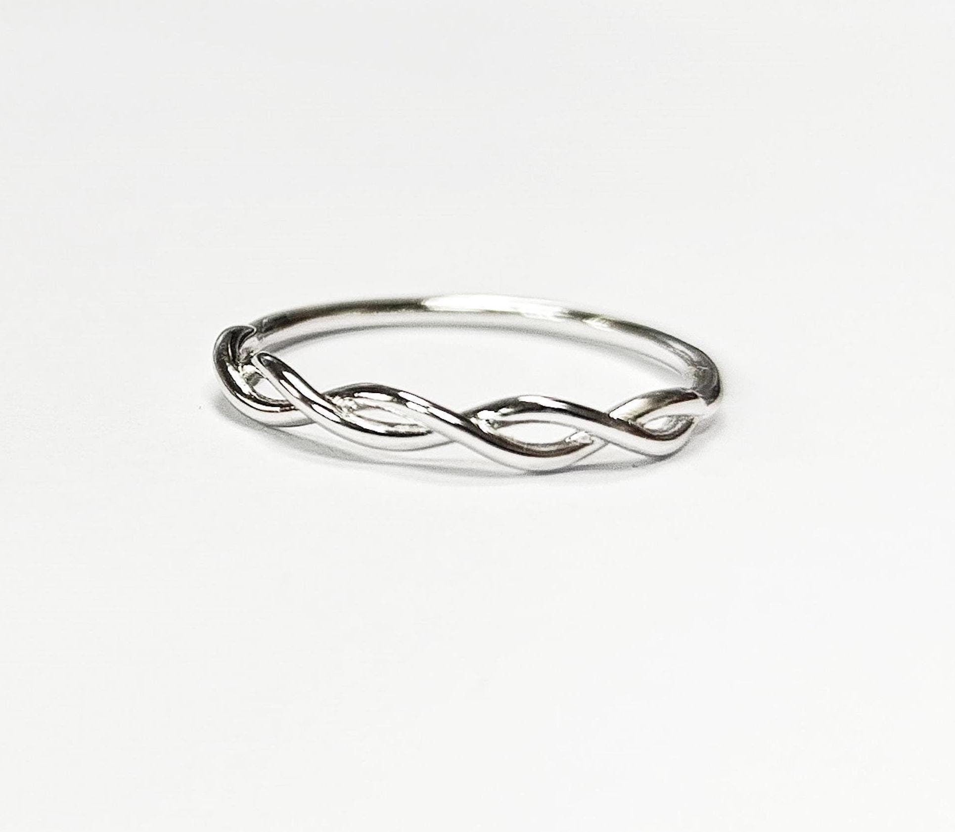 Petite alliance en Argent 925, bague entrelacée, bijou joli et fin.