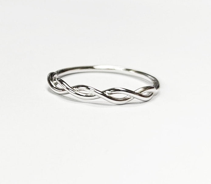 Petite alliance en Argent 925, bague entrelacée, bijou joli et fin.