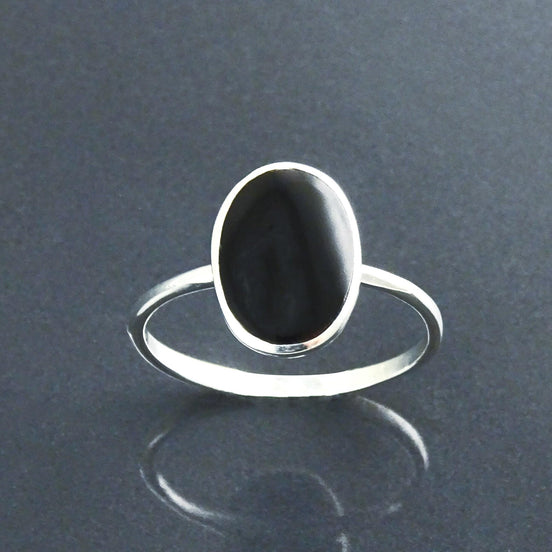 Oval Black Ring, Sterling Silver Ring, Ring with Flat Oval Stone, Genuine Onyx Gemstone, Small Everyday Ring, Modern Ring, Minimalist Ring