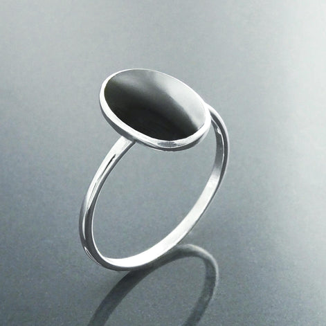 Oval Black Ring, Sterling Silver Ring, Ring with Flat Oval Stone, Genuine Onyx Gemstone, Small Everyday Ring, Modern Ring, Minimalist Ring
