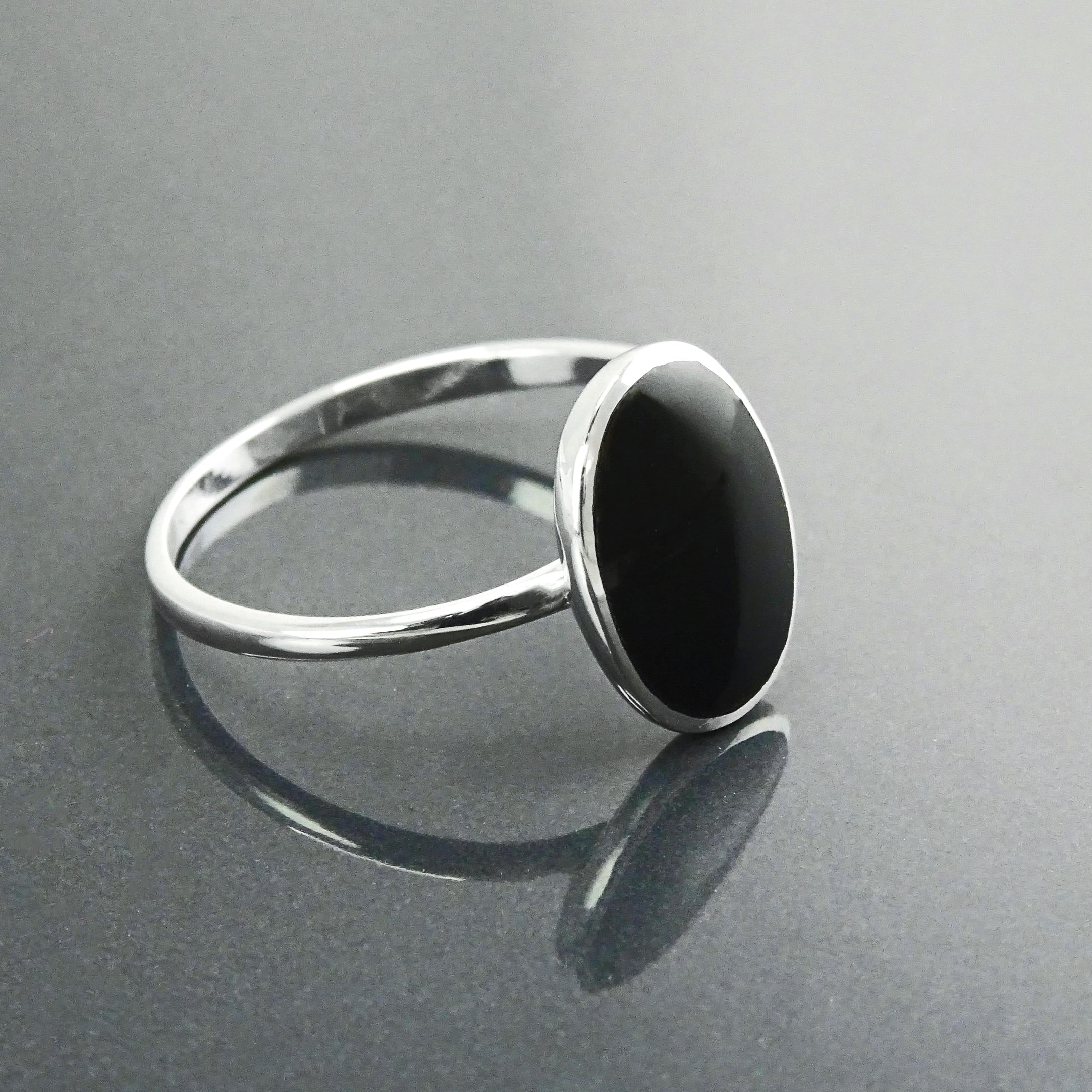 Oval Gray Ring Sterling Silver 925, Ring with Flat Oval Stone, Genuine Hematite Gemstone, Small Everyday Ring, Modern Ring, Minimalist Ring