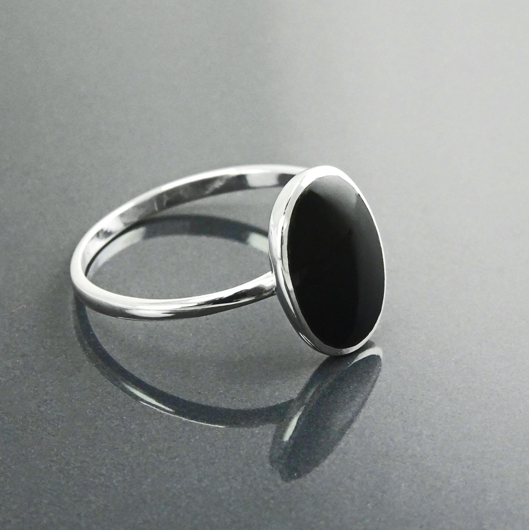 Oval Black Ring, Sterling Silver Ring, Ring with Flat Oval Stone, Genuine Onyx Gemstone, Small Everyday Ring, Modern Ring, Minimalist Ring