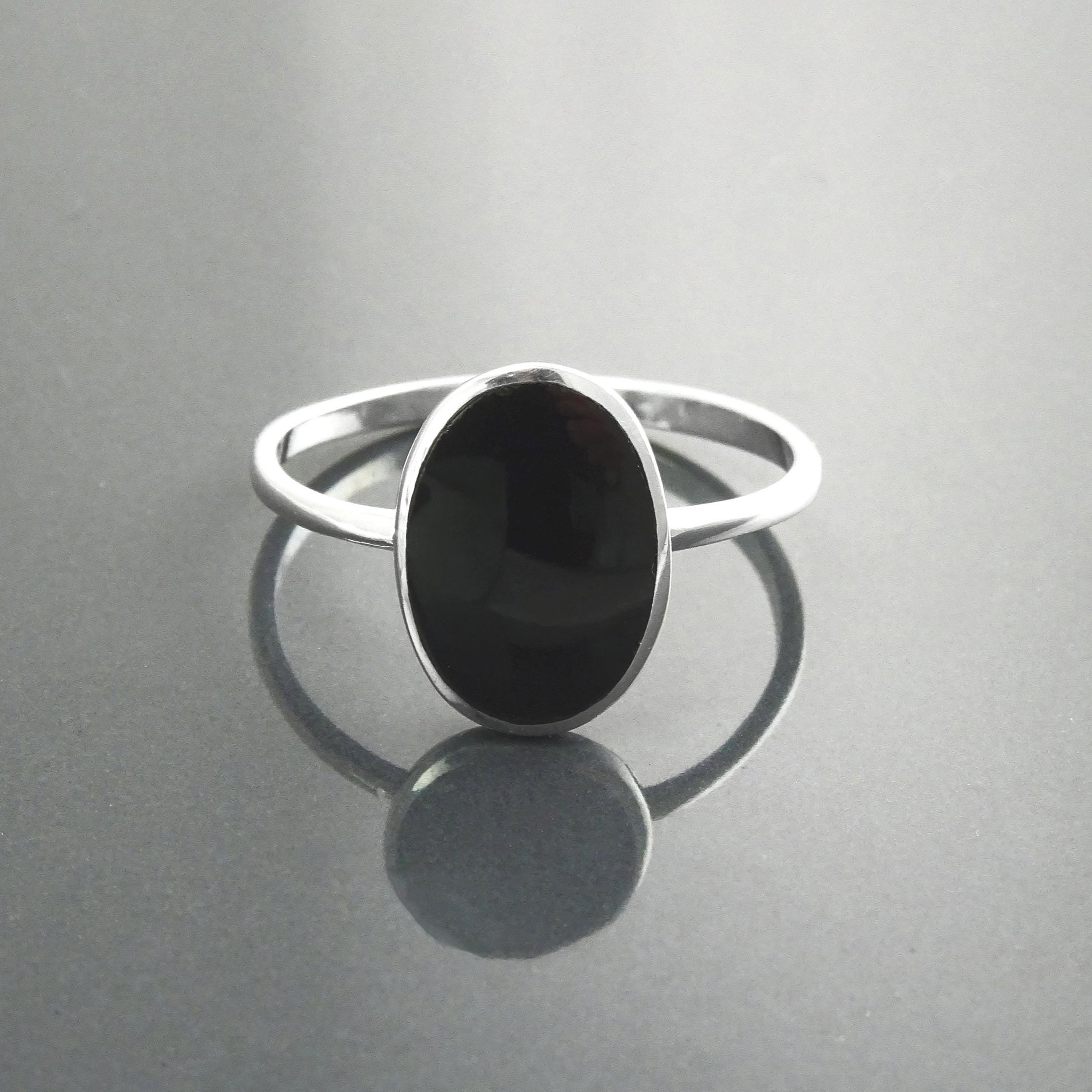 Oval Black Ring, Sterling Silver Ring, Ring with Flat Oval Stone, Genuine Onyx Gemstone, Small Everyday Ring, Modern Ring, Minimalist Ring