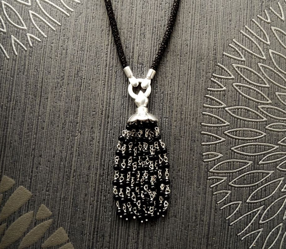 Black stones necklace, Sterling Silver, Onyx Stone Lariat necklace, Pendant with Onyx strands, semirigid Black Stingray Leather Choker.