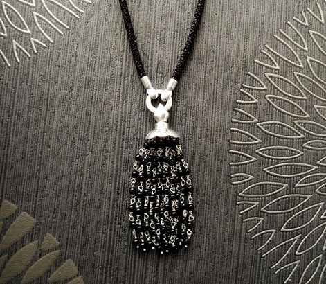 Black stones necklace, Sterling Silver, Onyx Stone Lariat necklace, Pendant with Onyx strands, semirigid Black Stingray Leather Choker.