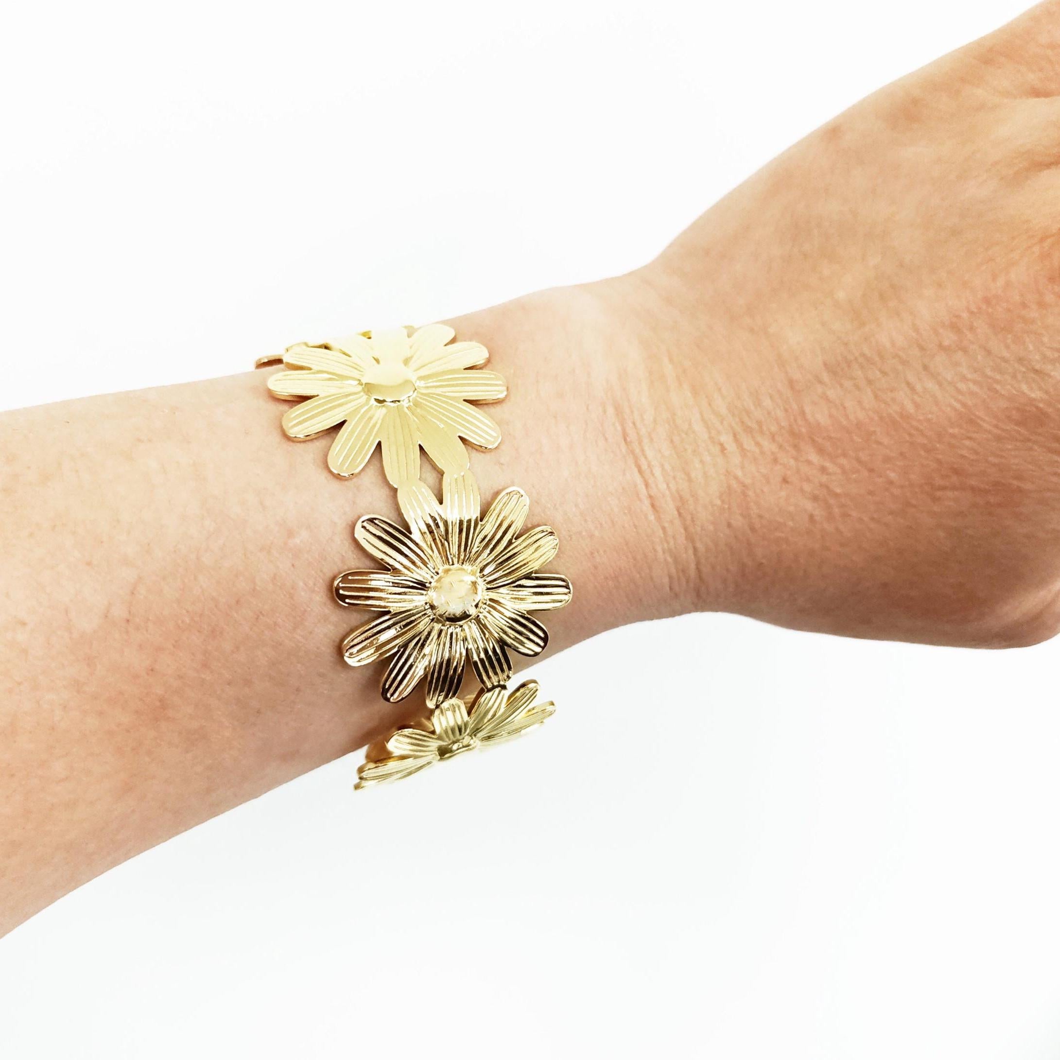 Daisy Flower Cuff Bracelet • 18K Gold Filled • Statement Nature Inspired Open Bangle • Spring Summer Flowers Jewelry • Woman Floral Gift