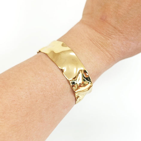 Hammered gold bangle • 18K fine gold • Wide textured open bracelet • Chic contemporary jewelry • Cuff bracelet Gift for women