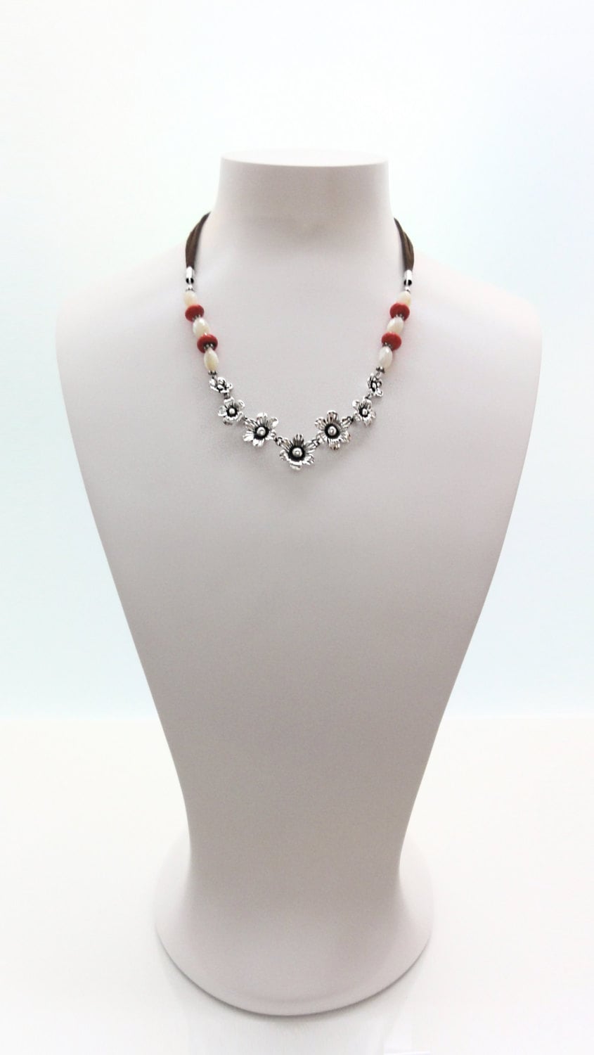 Boho Daisy Flowers Necklace, Sterling Silver and Leather, Shell Pearl, Red Jasper Stones Beads