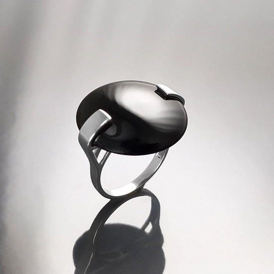 Round Black Ring, Sterling Silver, Statement Onyx Disc Gemstone, Modern Minimalist Jewelry, Domeded Round Stone Ring, Unique Designer Ring