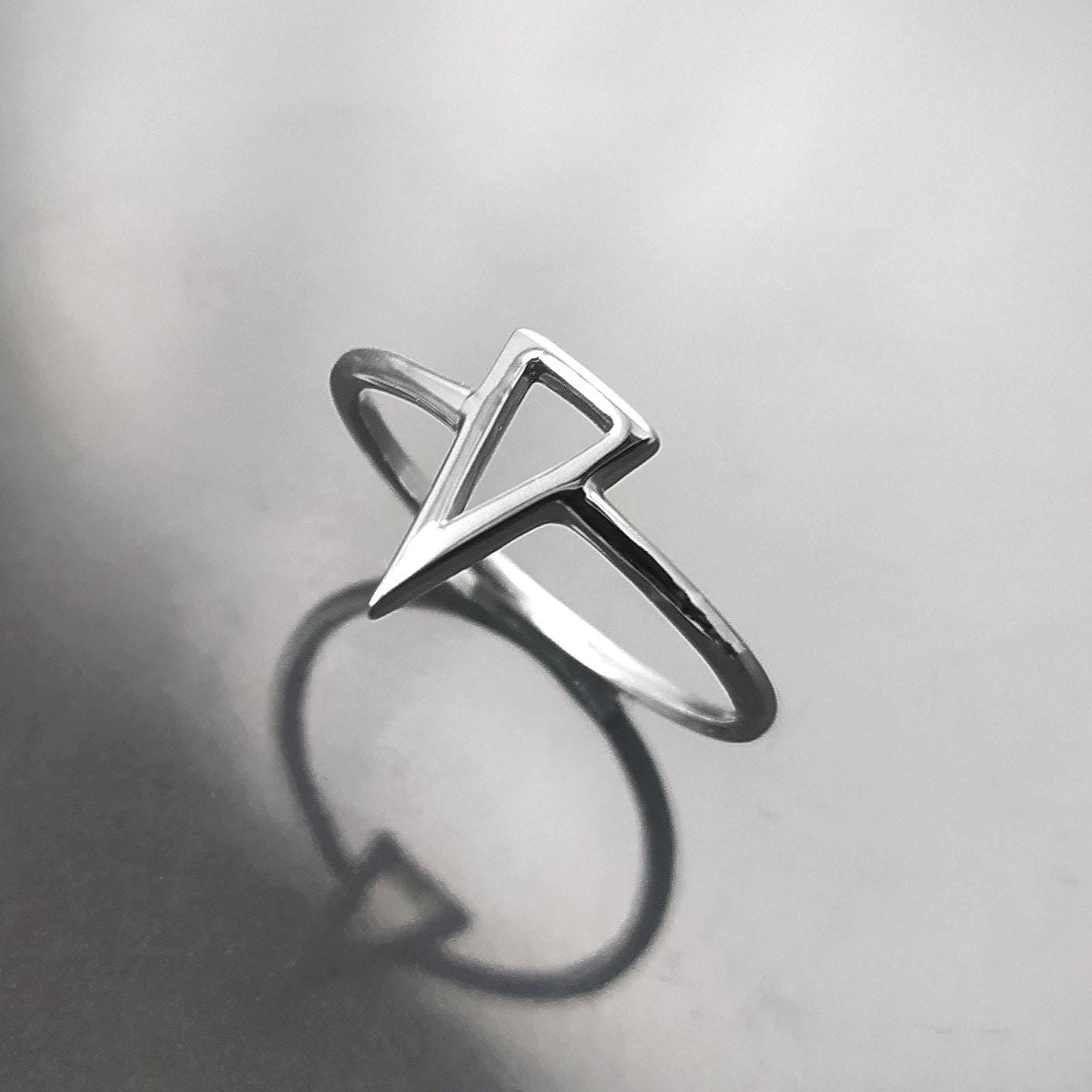 Delta Triangle Ring, Sterling Silver, Spike Ring, Chevron ring, Peak Ring, Arrow Ring, Arrow Headed Ring, Point Ring, Sharp Sterling Ring