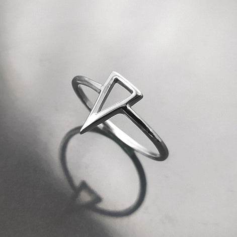 Delta Triangle Ring, Sterling Silver, Spike Ring, Chevron ring, Peak Ring, Arrow Ring, Arrow Headed Ring, Point Ring, Sharp Sterling Ring