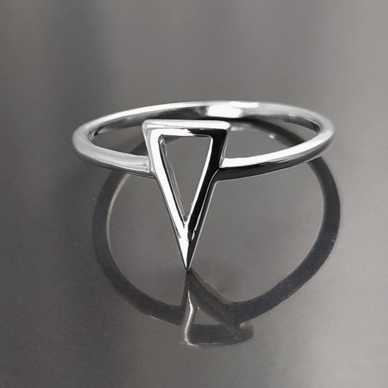 Triangle Ring, Sterling Silver, Spike Ring, Chevron ring, Peak Ring, Delta Ring, Arrow Ring, Arrow Headed Ring, Point Ring, Sharp Ring