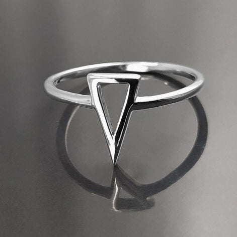 Triangle Ring, Sterling Silver, Spike Ring, Chevron ring, Peak Ring, Delta Ring, Arrow Ring, Arrow Headed Ring, Point Ring, Sharp Ring