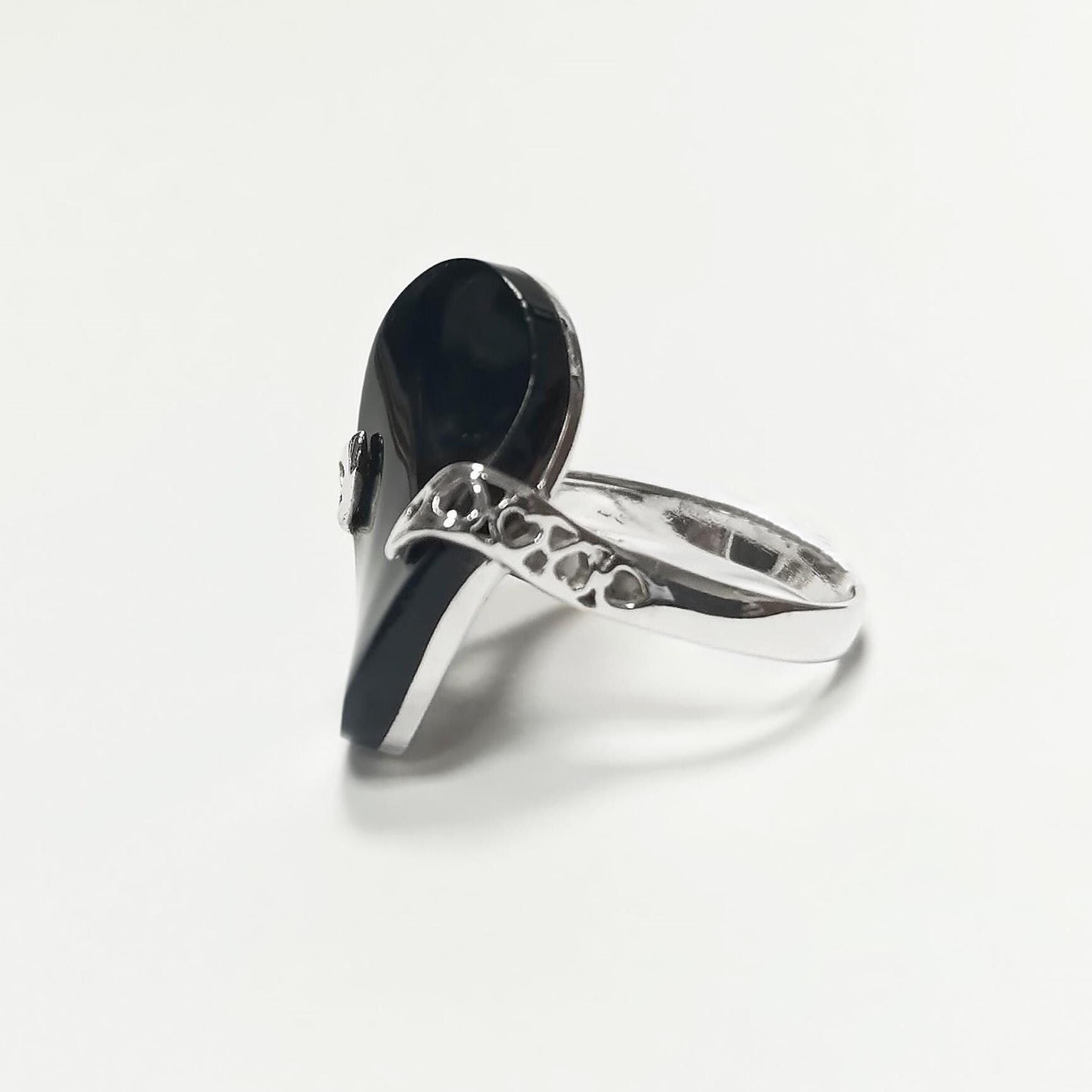 Black Onyx Filigree Ring, Twisted Stone, Sterling Silver