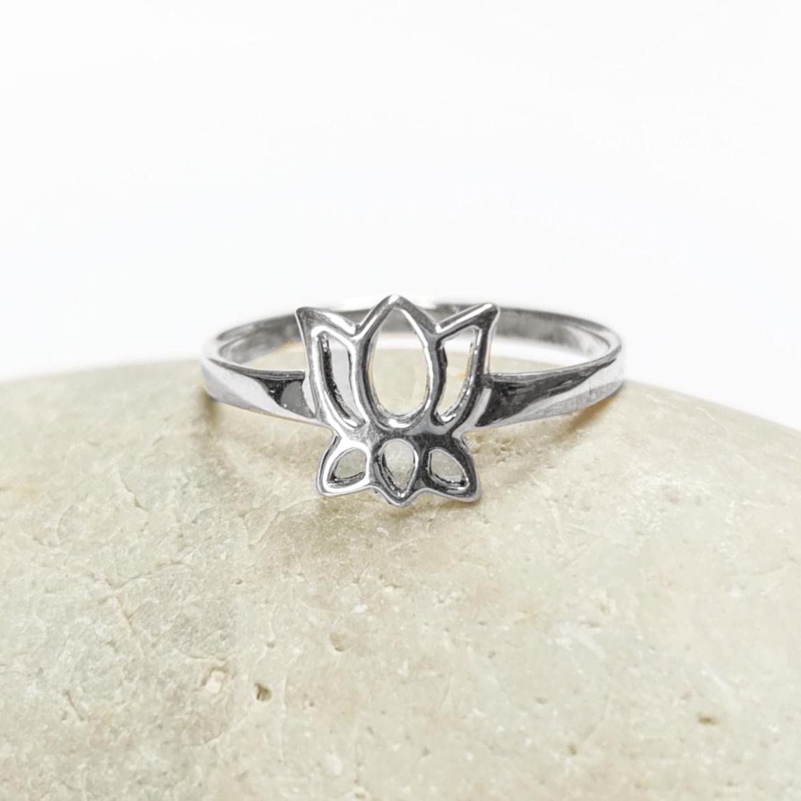 Flower Ring Sterling Silver, Dainty Lotus Ring, Lotus Zen Ring, Blooming Lotus Flower, Meditation ring, Namaste yoga jewelry, yoga Spiritual