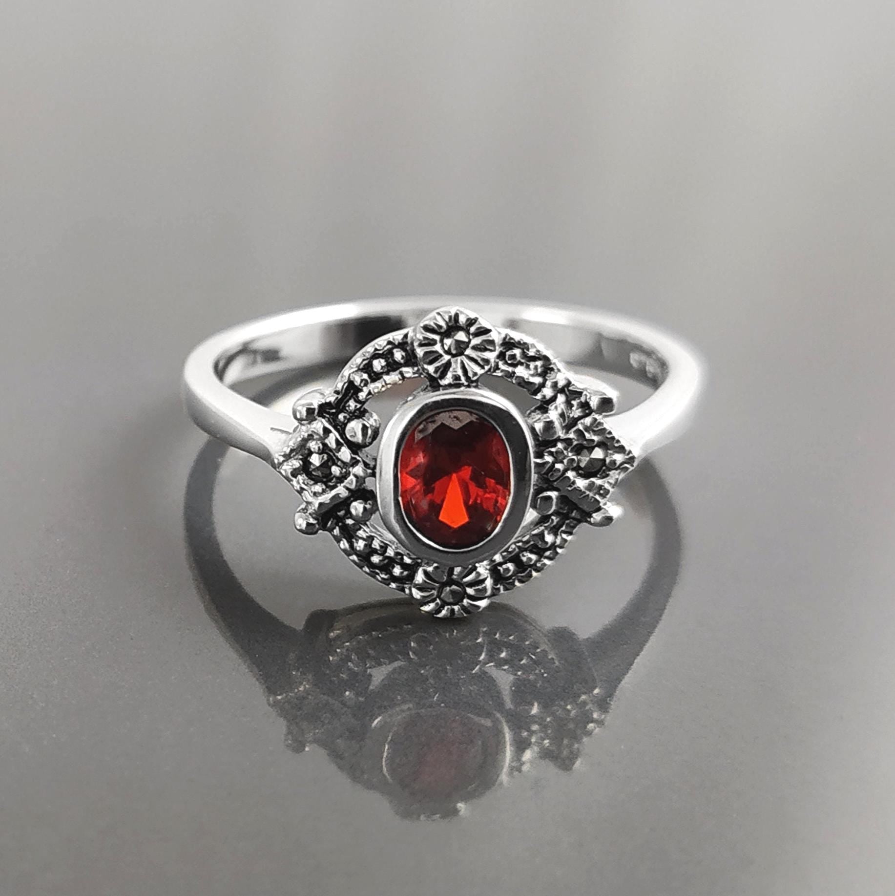 925 Sterling Silver Oval Red Garnet Marcasite Ring, Art Deco Vintage Design Jewelry