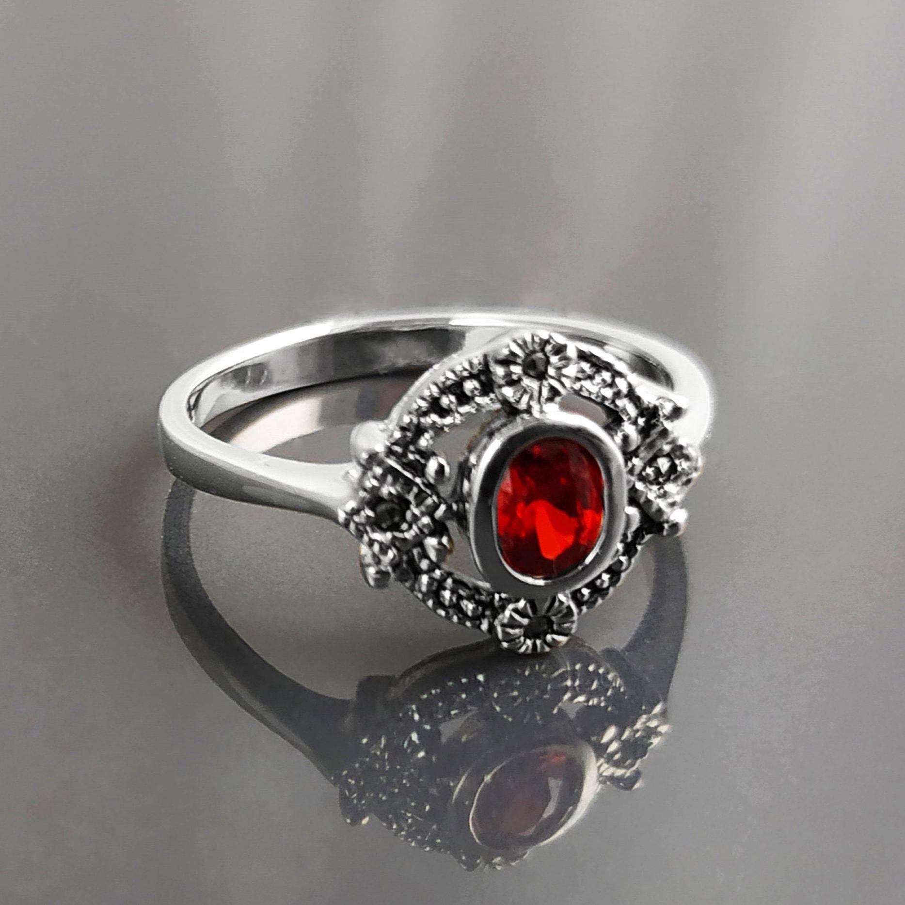 925 Sterling Silver Oval Red Garnet Marcasite Ring, Art Deco Vintage Design Jewelry