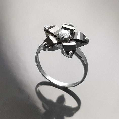 Black Flower Ring, Sterling Silver 925, Black color Zirconias Cz Stones, Bicolor Black and White, Modern Retro Gothic Jewelry
