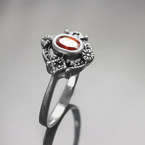 925 Sterling Silver Oval Red Garnet Marcasite Ring, Art Deco Vintage Design Jewelry