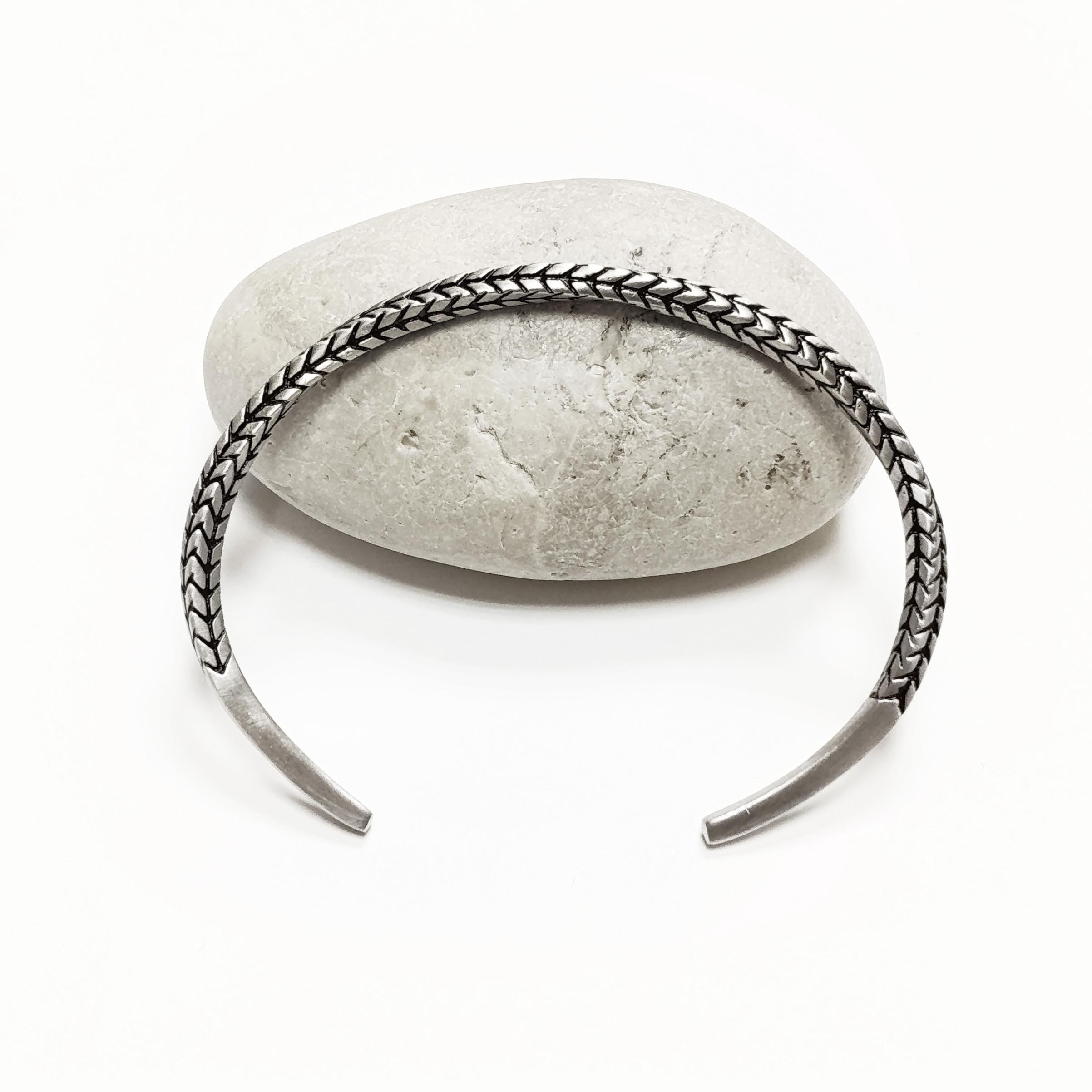 Open Rope Bangle • Stainless Steel • Modern Rigid Bracelet • Minimalist Unisex Jewelry • Slim Cuff