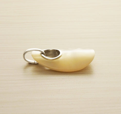White Donut pendant, sterling silver, genuine mother-of-pearl shell Necklace, modern minimalist oval shaped jewelry, unique woman gift