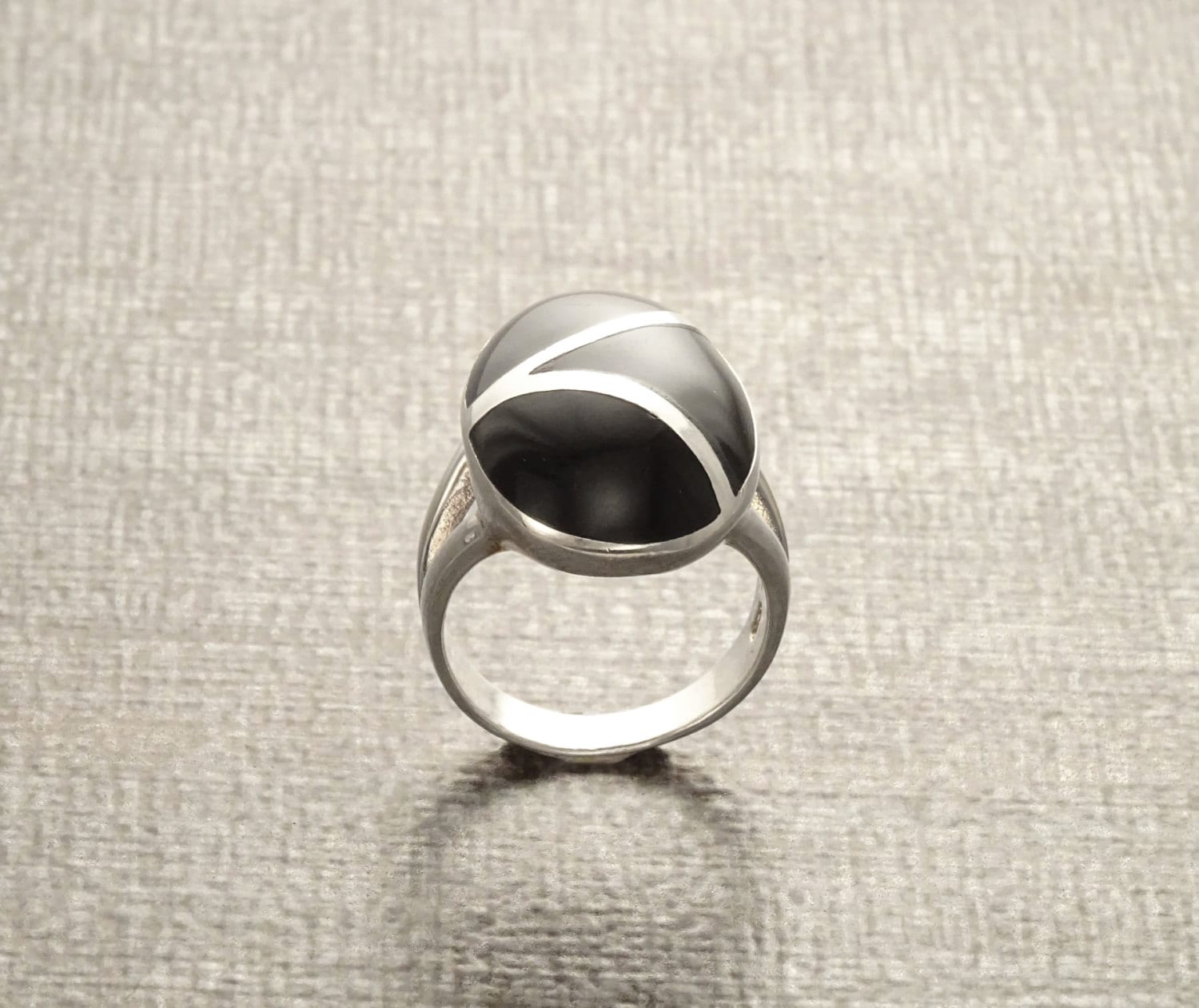 Black Oval Ring, Sterling Silver, Onyx Stone jewelry, Modern Geometric Stones Design, Woman Modern Gemstone Ring