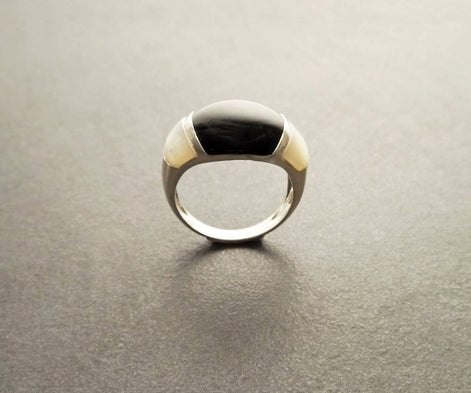 Black Domed Ring Sterling Silver, Domed Band jewelry, Bicolor Two tones Stones White Mother of Pearl, Onyx Stone, Minimalist Modern Design