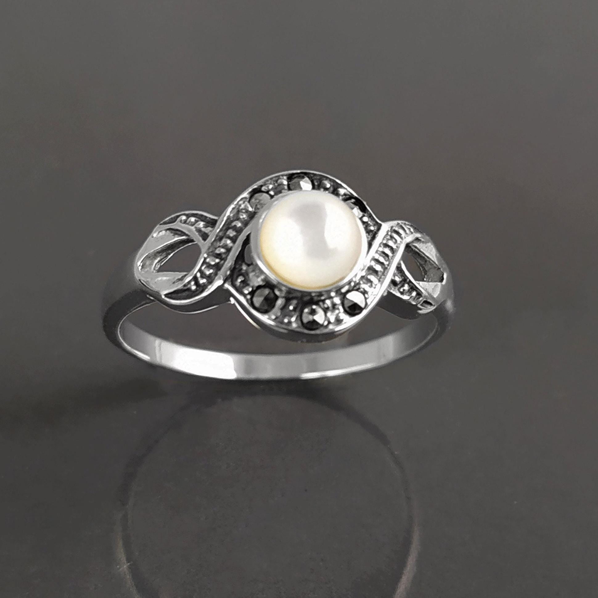Retro Shell Ring, Sterling Silver, Waves Infinity Art Deco Marcasites Ring, Round Real Mother of Pearl, Antique Retro Inspired Stone Jewelry