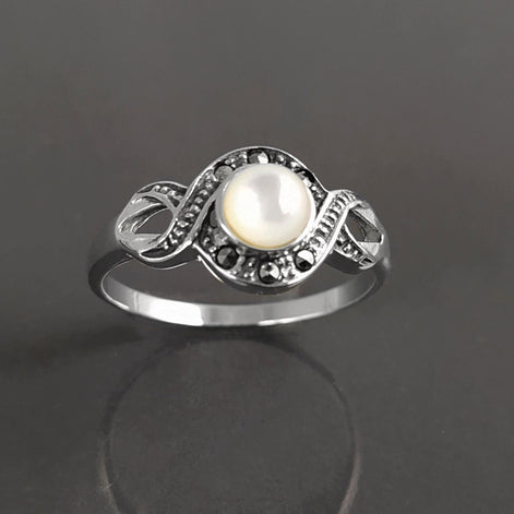 Retro Shell Ring, Sterling Silver, Waves Infinity Art Deco Marcasites Ring, Round Real Mother of Pearl, Antique Retro Inspired Stone Jewelry