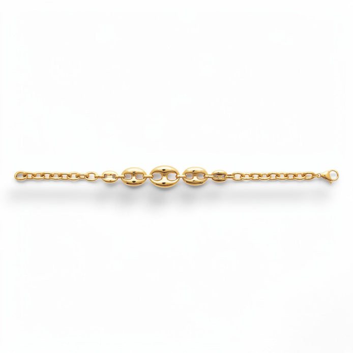 A 18K Gold Filled coffee bean link bracelet with polished oval centerpiece links and a modern rounded chain design. Elegant, minimalist, and slightly bold, it is ideal for everyday wear, layering, and gifting. Here a view of the bracelet opened.