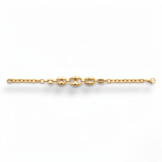 A 18K Gold Filled coffee bean link bracelet with polished oval centerpiece links and a modern rounded chain design. Elegant, minimalist, and slightly bold, it is ideal for everyday wear, layering, and gifting. Here a view of the bracelet opened.