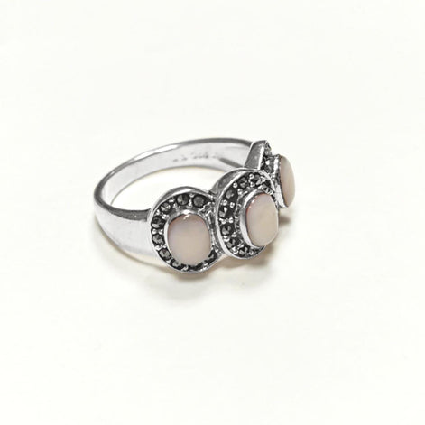 Small Vintage 925 Sterling Silver Ring, Mother of Pearl and Marcasite Stones, 3 Ovals.