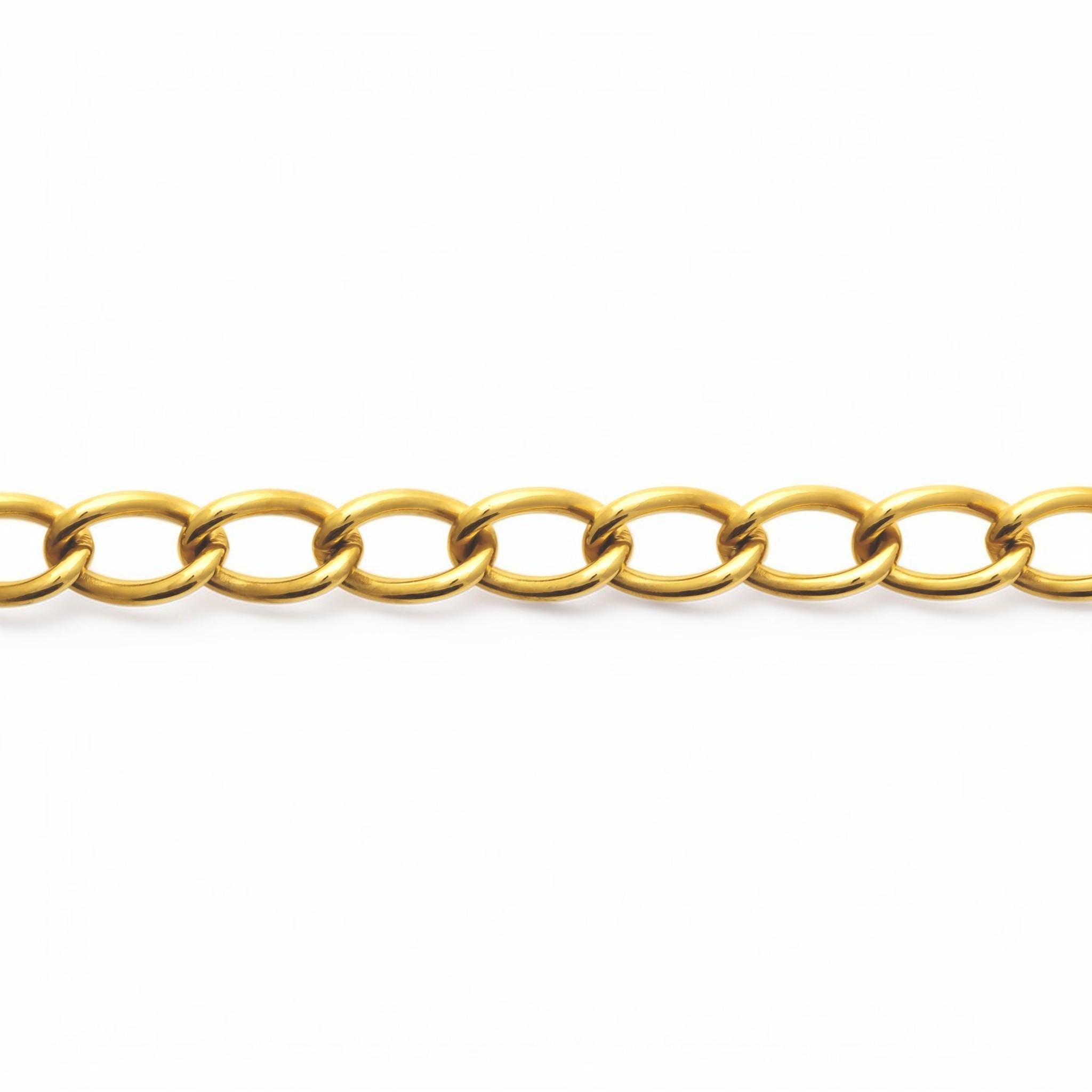 Focus view of a Chunky Curb Chain Bracelet closed, with a studio white background
Product type: bracelet
Material:  18K Gold Filled, stainless steel base
Color: yellow gold
Style: unisex, modern, bold, minimalist
Design details: oversized oval curb links, polished finish, chunky chain silhouette, lobster clasp, extender chain
Best for: everyday wear, statement styling, gifting, layering, men, women, unisex jewelry lovers