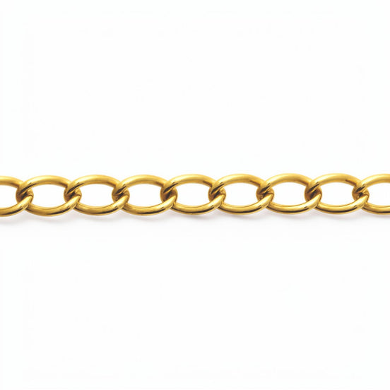 Focus view of a Chunky Curb Chain Bracelet closed, with a studio white background
Product type: bracelet
Material:  18K Gold Filled, stainless steel base
Color: yellow gold
Style: unisex, modern, bold, minimalist
Design details: oversized oval curb links, polished finish, chunky chain silhouette, lobster clasp, extender chain
Best for: everyday wear, statement styling, gifting, layering, men, women, unisex jewelry lovers