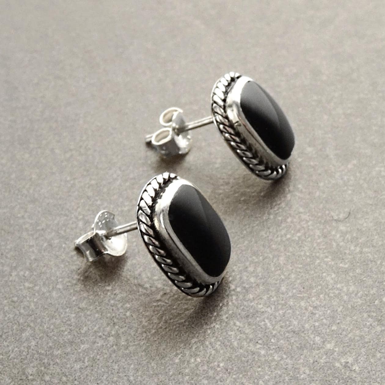 Onyx Stud Earrings - Sterling Silver Earrings - Onyx Jewelry - Oxidized Earrings - Square shape Earrings - Vintage Earrings