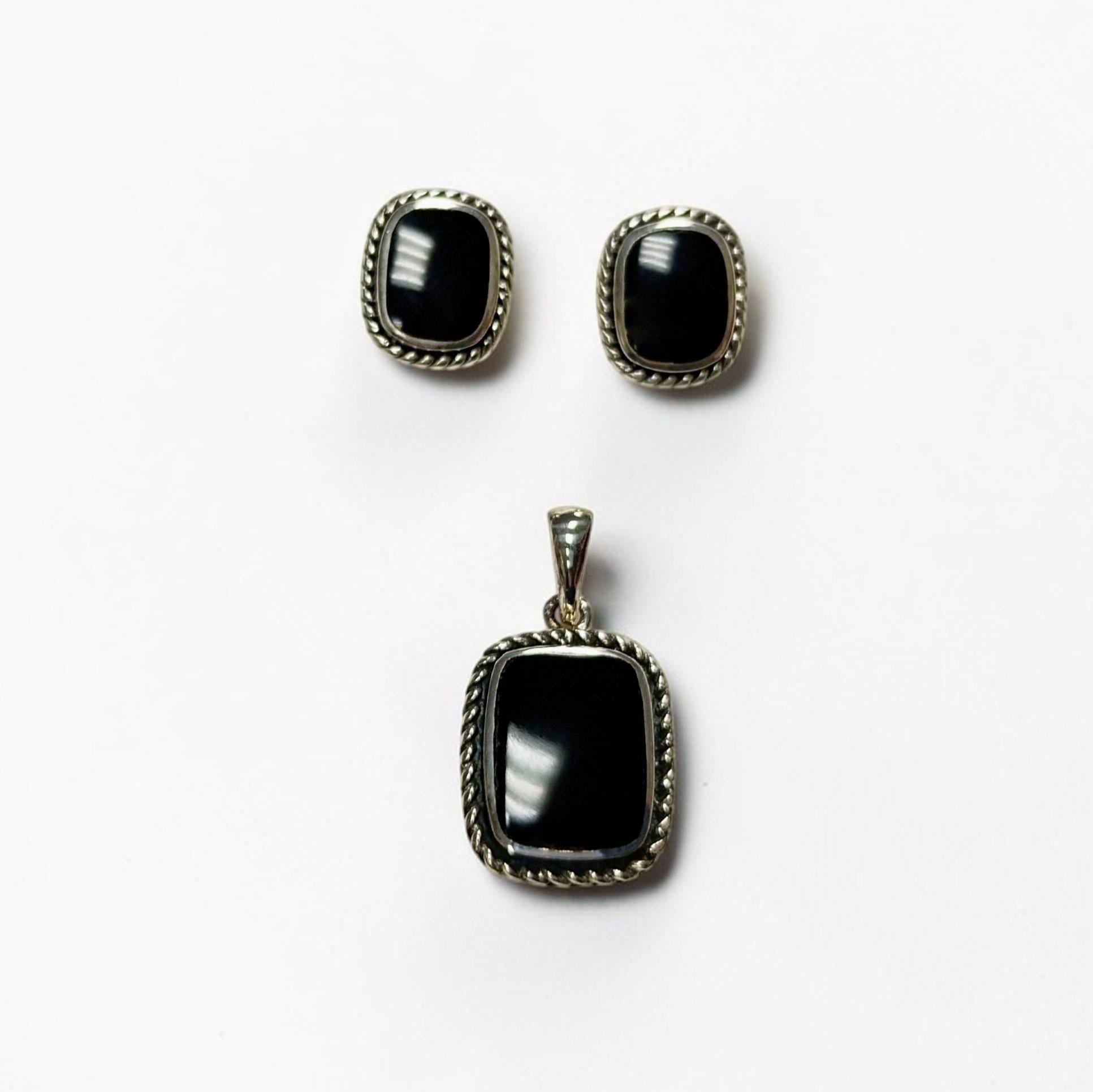 Onyx Stud Earrings - Sterling Silver Earrings - Onyx Jewelry - Oxidized Earrings - Square shape Earrings - Vintage Earrings