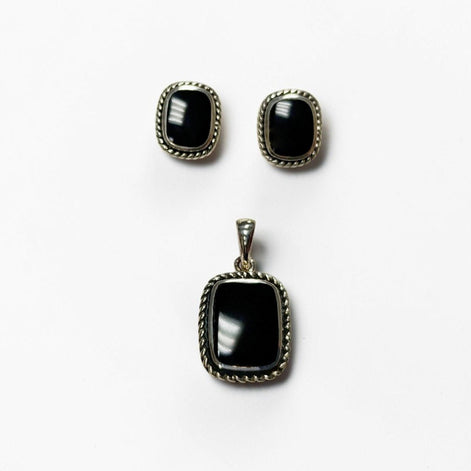 Onyx Stud Earrings - Sterling Silver Earrings - Onyx Jewelry - Oxidized Earrings - Square shape Earrings - Vintage Earrings