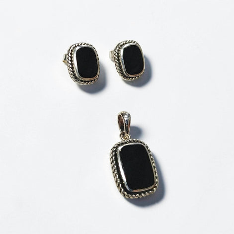 Onyx Stud Earrings - Sterling Silver Earrings - Onyx Jewelry - Oxidized Earrings - Square shape Earrings - Vintage Earrings
