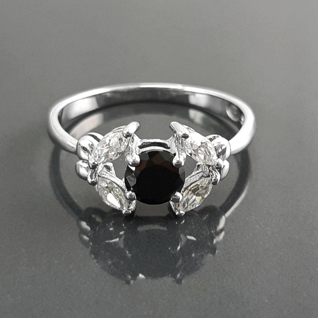 925 Sterling Silver Halo Ring, Black White CZ Stones, Modern Solitaire Small Jewelry