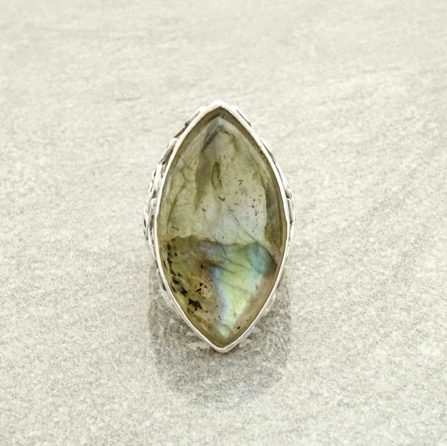 Labradorite Filigree Ring - Sterling Silver Ring - Green Labradorite ring - Filigree Ring - Boho chic ring - Unique Ring - Statement Ring