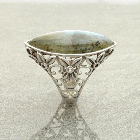 Labradorite Filigree Ring - Sterling Silver Ring - Green Labradorite ring - Filigree Ring - Boho chic ring - Unique Ring - Statement Ring